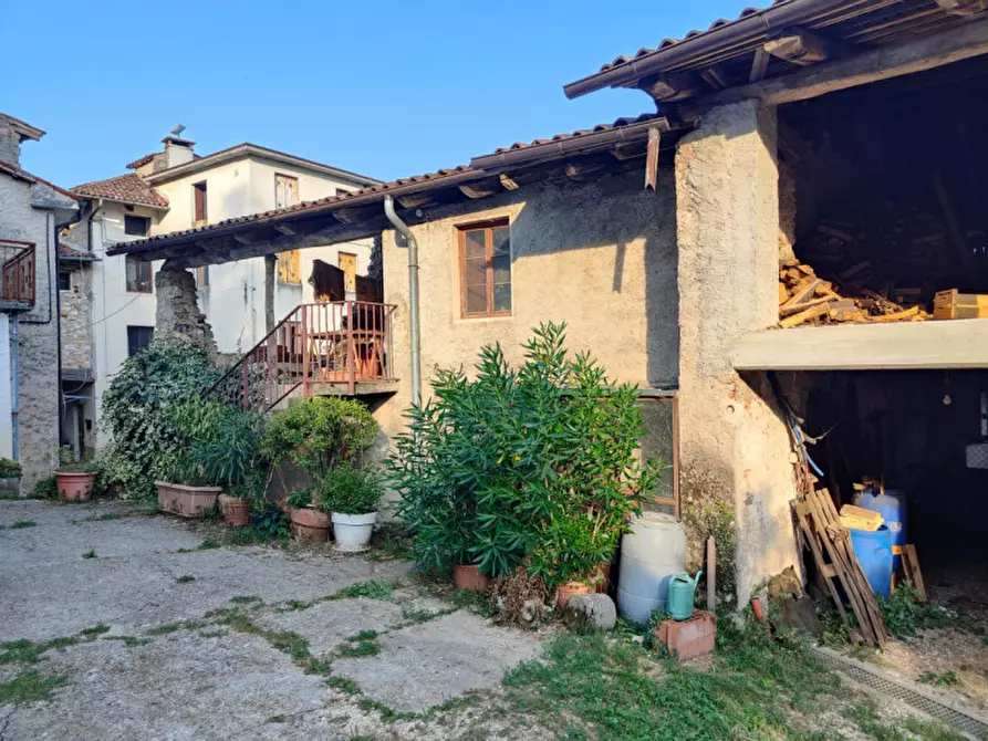 Immagine 4 di Rustico / casale in vendita  a Schio