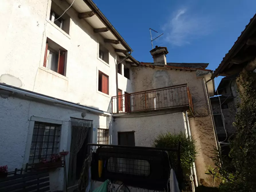 Immagine 20 di Rustico / casale in vendita  a Schio