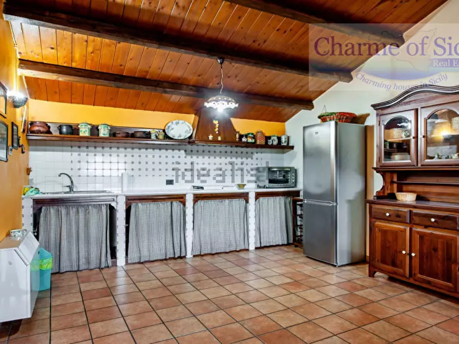 Immagine 4 di Palazzo in vendita  in Via Bari 93 a Vittoria