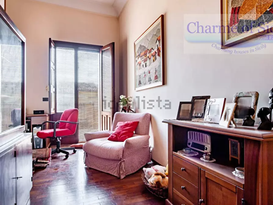 Immagine 6 di Palazzo in vendita  in Via Bari 93 a Vittoria