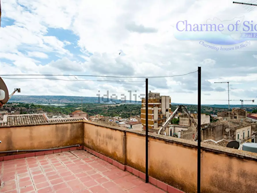 Immagine 8 di Palazzo in vendita  in Via Bari 93 a Vittoria