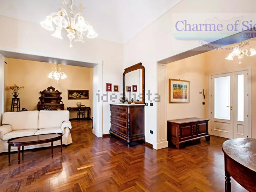 Immagine 9 di Palazzo in vendita  in Via Bari 93 a Vittoria