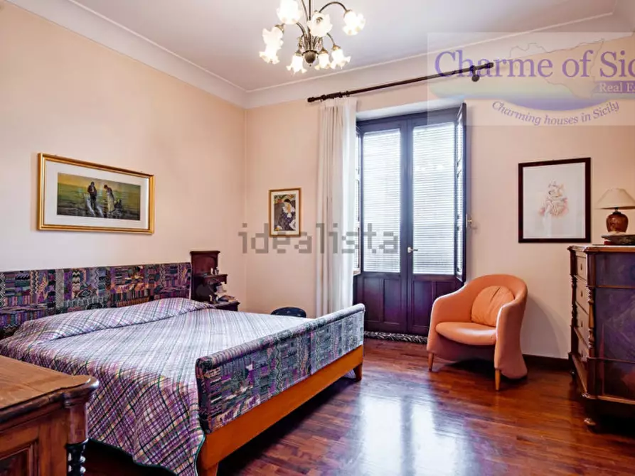 Immagine 10 di Palazzo in vendita  in Via Bari 93 a Vittoria