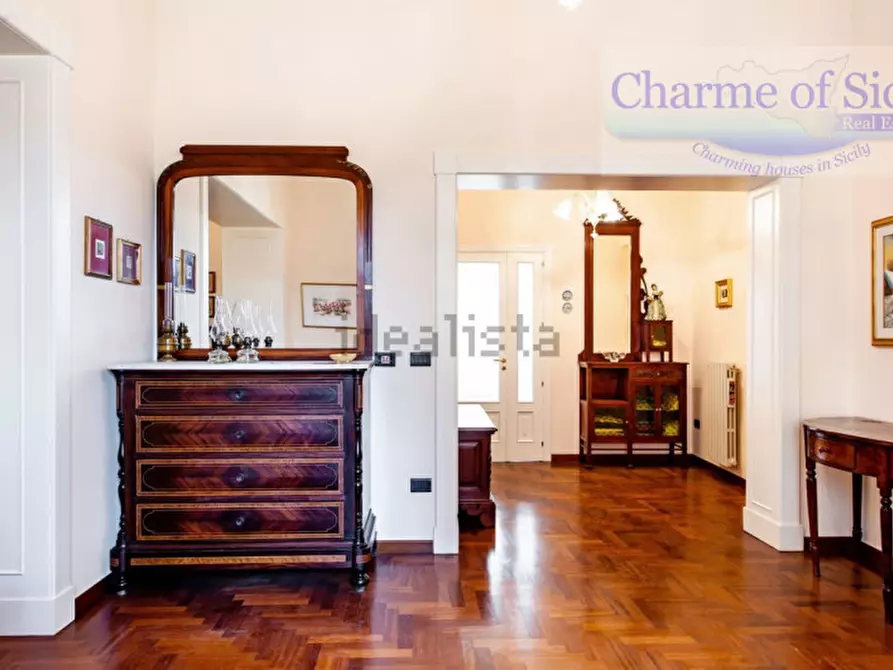 Immagine 11 di Palazzo in vendita  in Via Bari 93 a Vittoria