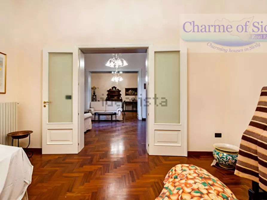 Immagine 16 di Palazzo in vendita  in Via Bari 93 a Vittoria