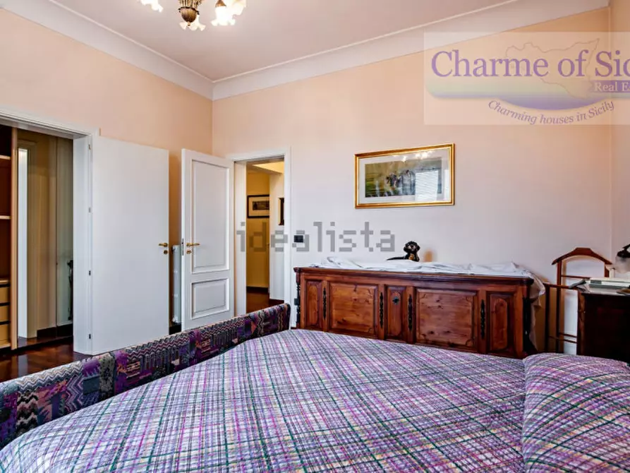 Immagine 28 di Palazzo in vendita  in Via Bari 93 a Vittoria