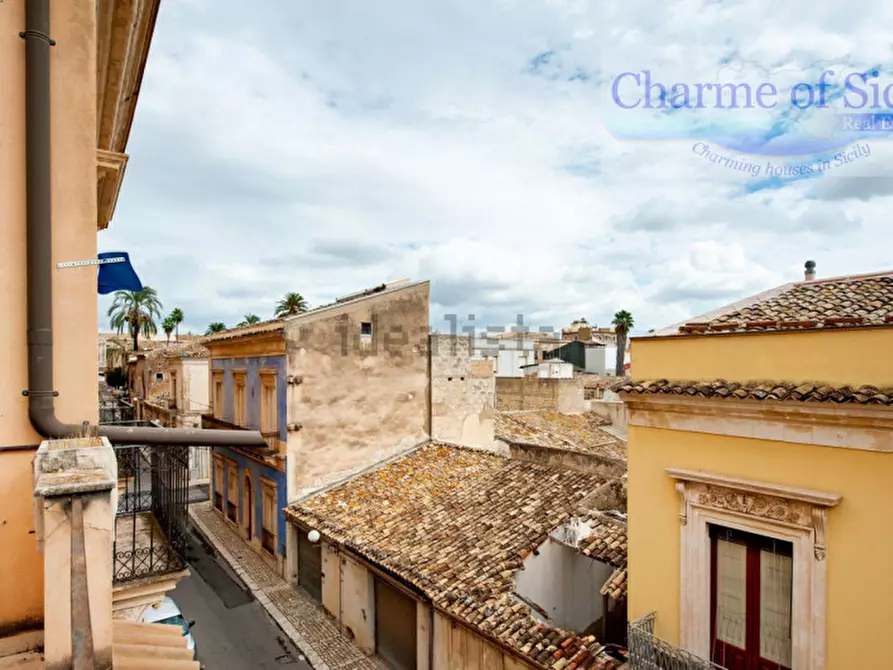 Immagine 31 di Palazzo in vendita  in Via Bari 93 a Vittoria