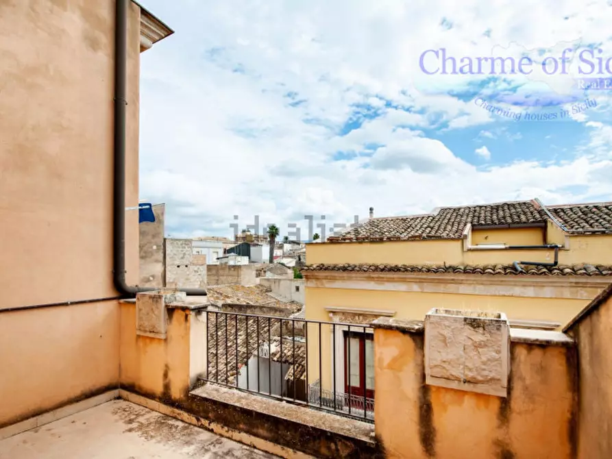 Immagine 32 di Palazzo in vendita  in Via Bari 93 a Vittoria