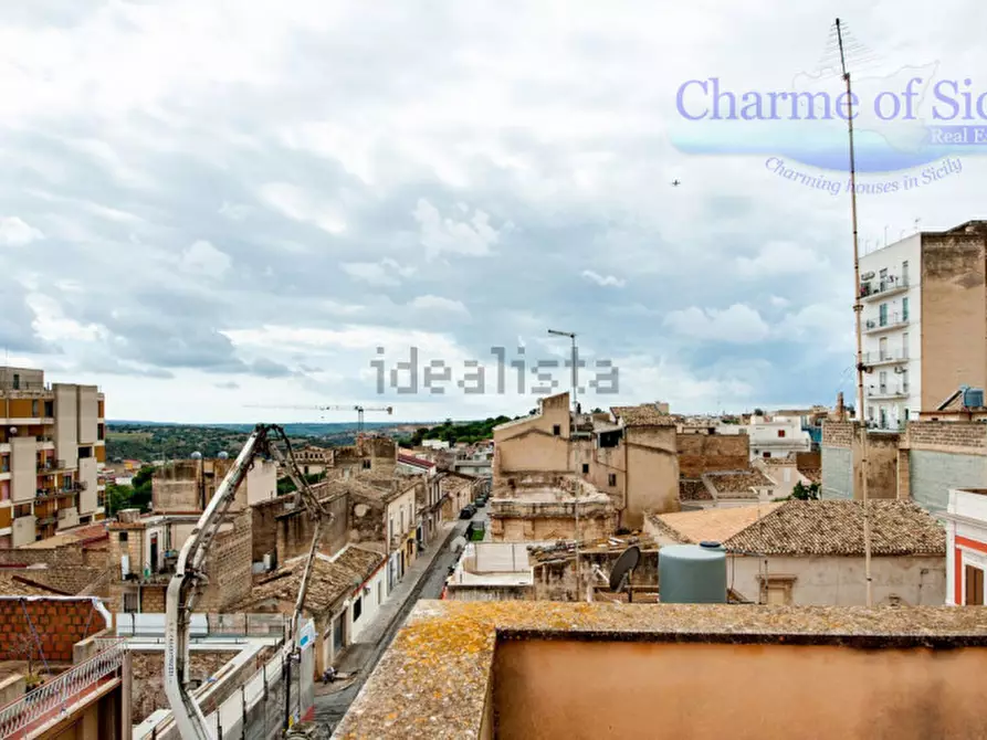 Immagine 34 di Palazzo in vendita  in Via Bari 93 a Vittoria