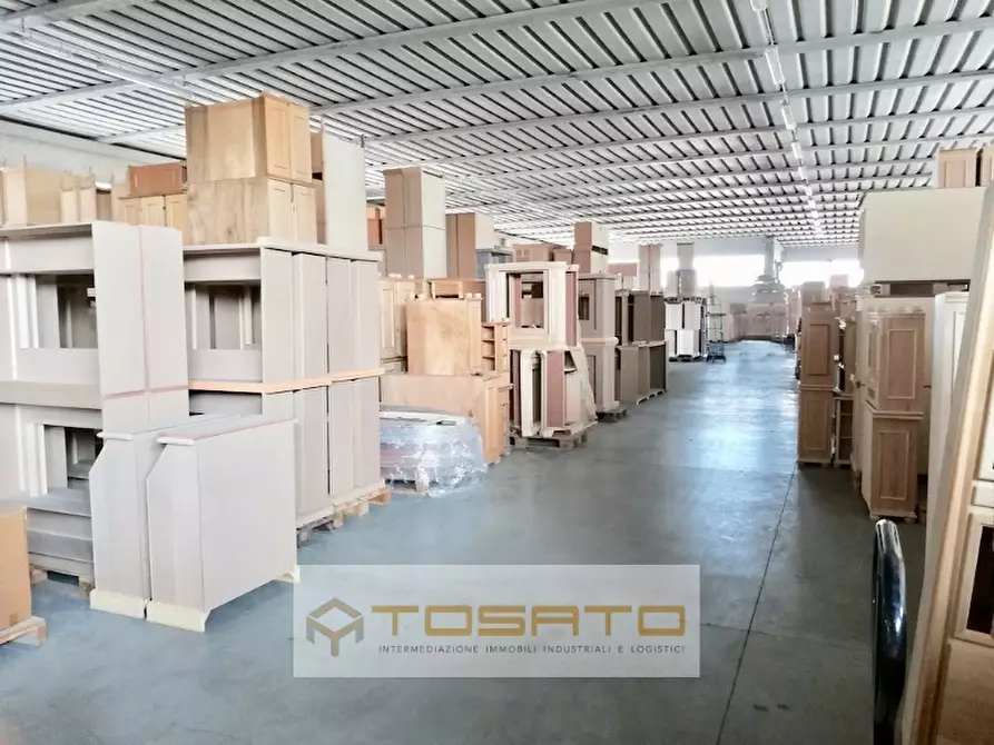 Immagine 2 di Capannone industriale in vendita  a Isola Rizza