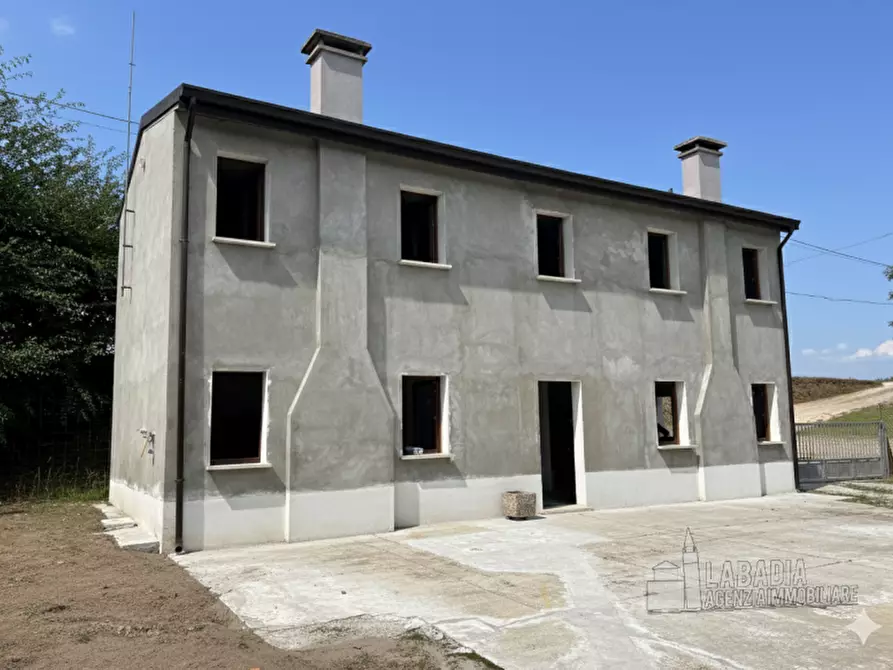 Immagine 3 di Casa indipendente in vendita  in Via Gardese 379 a Giacciano Con Baruchella