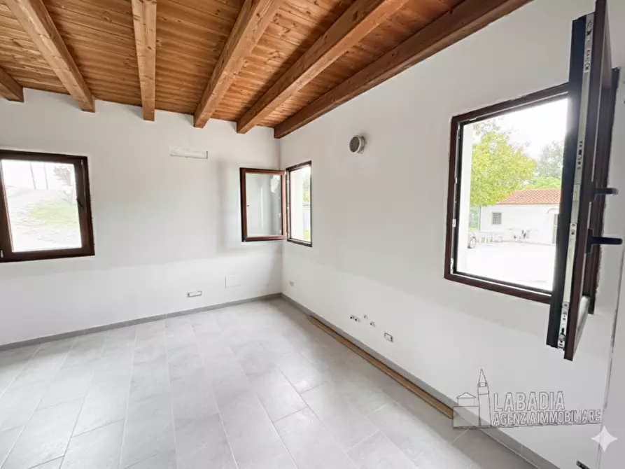 Immagine 9 di Casa indipendente in vendita  in Via Gardese 379 a Giacciano Con Baruchella