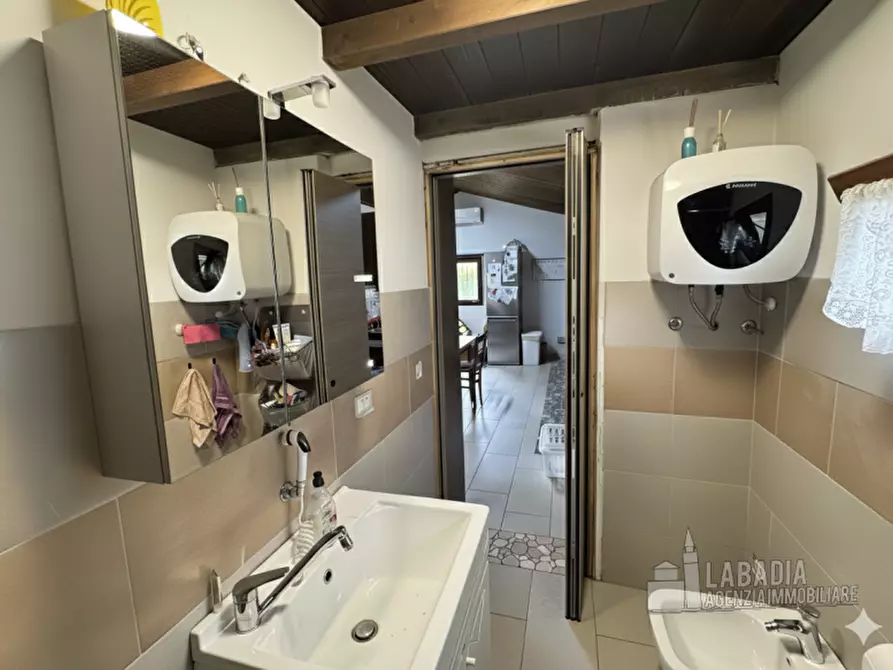 Immagine 25 di Casa indipendente in vendita  in Via Gardese 379 a Giacciano Con Baruchella