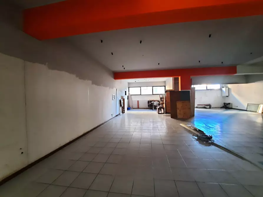 Immagine 2 di Negozio in affitto  in VIA XXV APRILE a Salzano