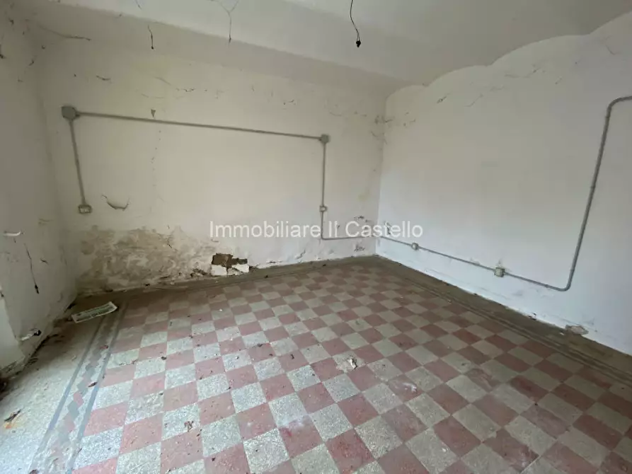 Immagine 2 di Negozio in vendita  a Castiglione Del Lago