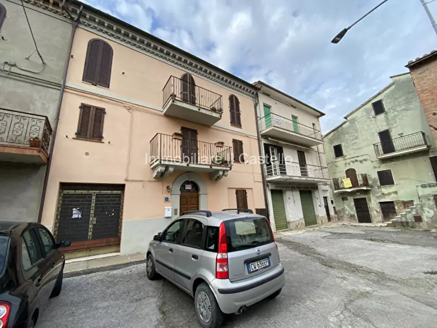 Immagine 8 di Negozio in vendita  a Castiglione Del Lago