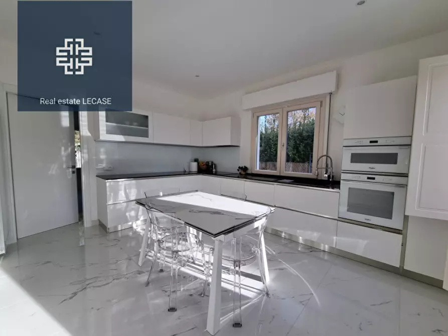 Immagine 5 di Villa in affitto  in Via Quattro Novembre a Forte Dei Marmi