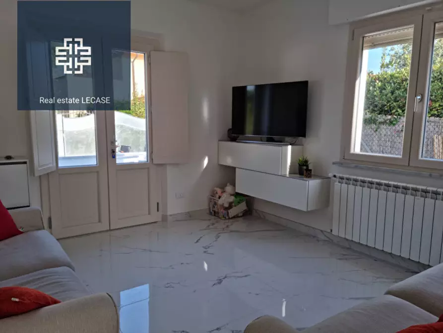 Immagine 27 di Villa in affitto  in Via Quattro Novembre a Forte Dei Marmi