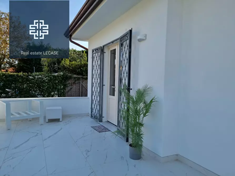 Immagine 28 di Villa in affitto  in Via Quattro Novembre a Forte Dei Marmi