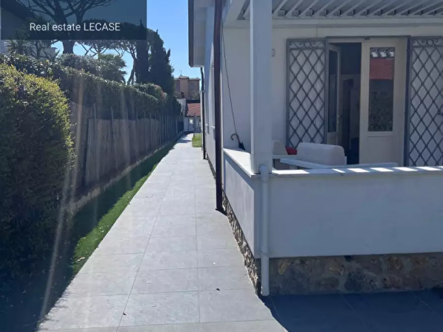Immagine 31 di Villa in affitto  in Via Quattro Novembre a Forte Dei Marmi