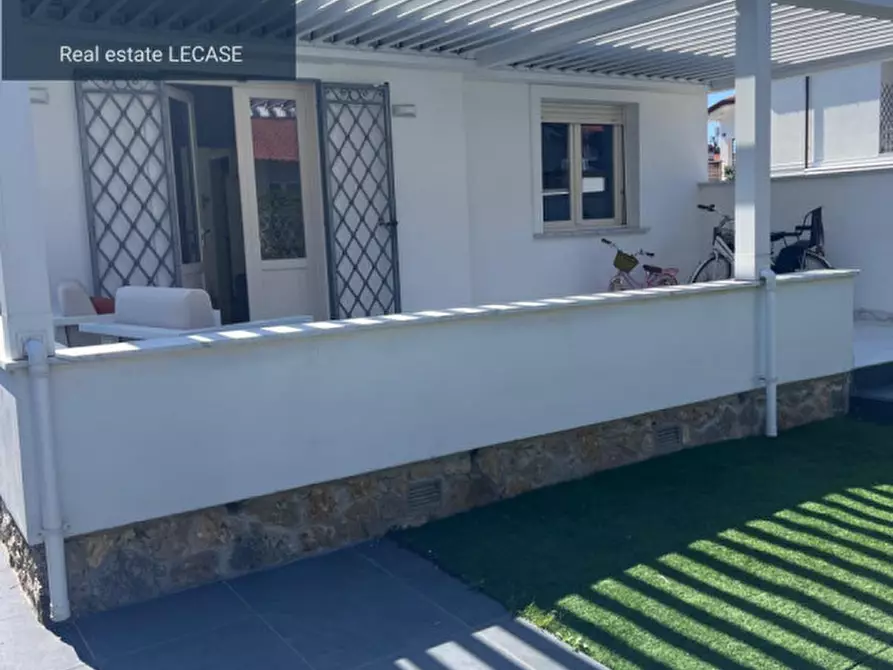 Immagine 32 di Villa in affitto  in Via Quattro Novembre a Forte Dei Marmi
