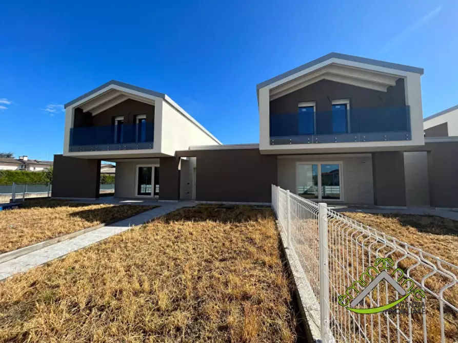 Immagine 4 di Casa trifamiliare in vendita  a Camponogara