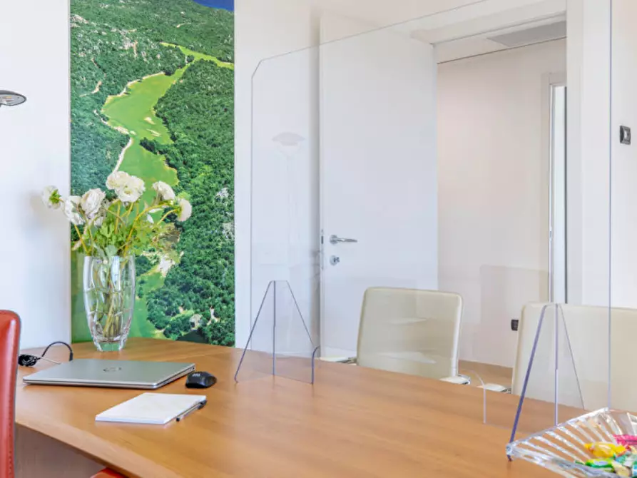 Immagine 12 di Ufficio in affitto  in via genova 59 a Olbia