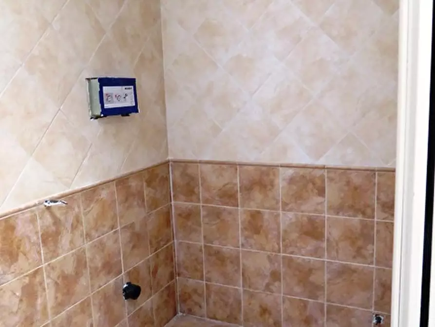 Immagine 15 di Magazzino in vendita  in via Mori n. 6 a Budrio