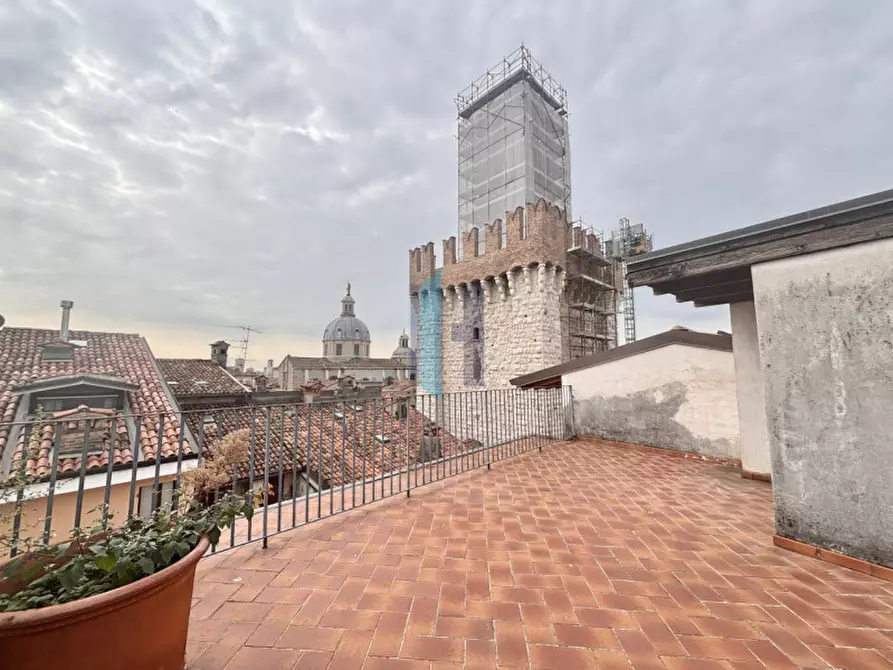 Immagine 11 di Appartamento in affitto  a Brescia