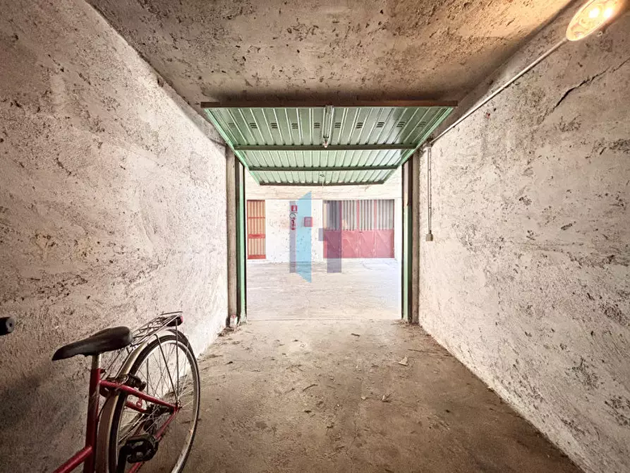 Immagine 4 di Garage in vendita  a Brescia