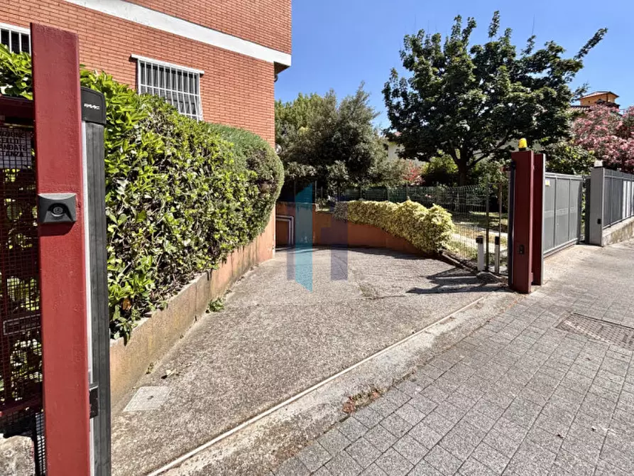 Immagine 10 di Garage in vendita  a Brescia