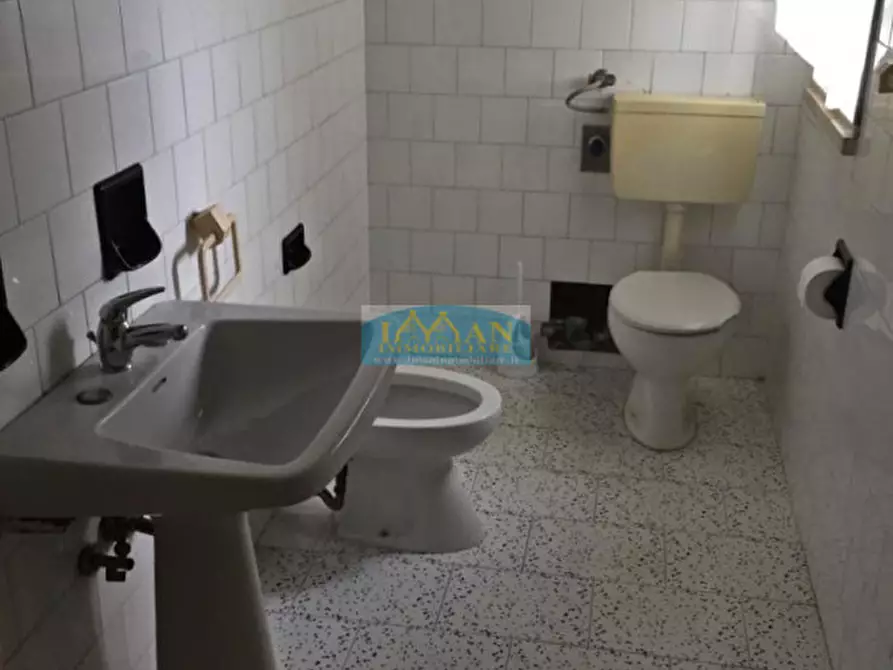 Immagine 10 di Appartamento in vendita  in Via Leonardo da Vinci a Ceglie Messapico