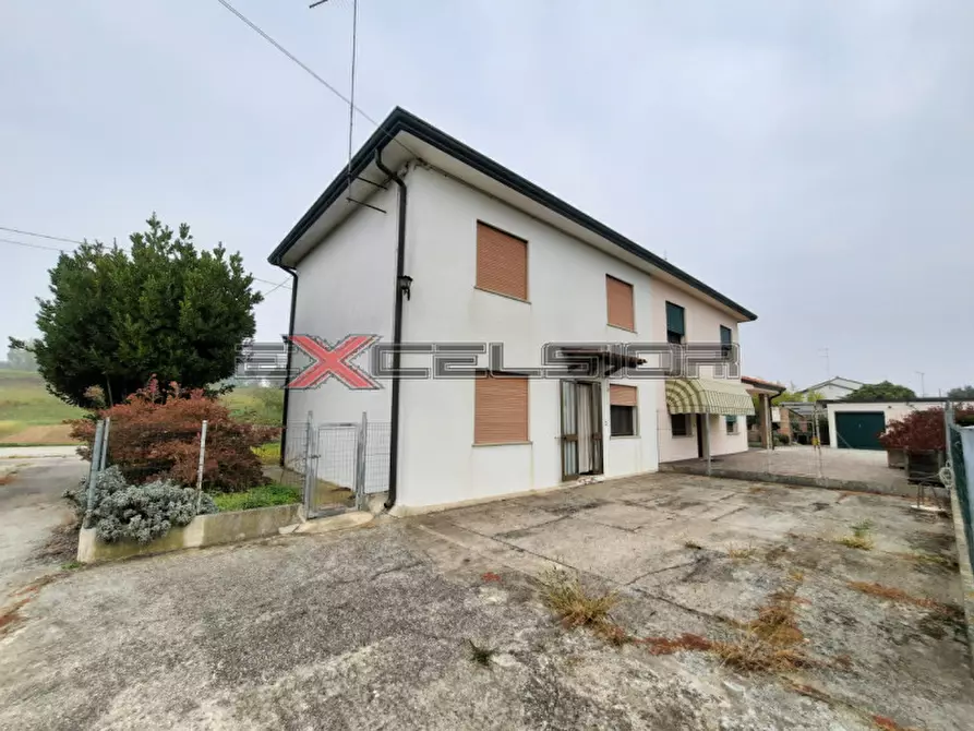 Immagine 1 di Casa bifamiliare in vendita  in Via G. Matteotti 20 bis a Cavarzere