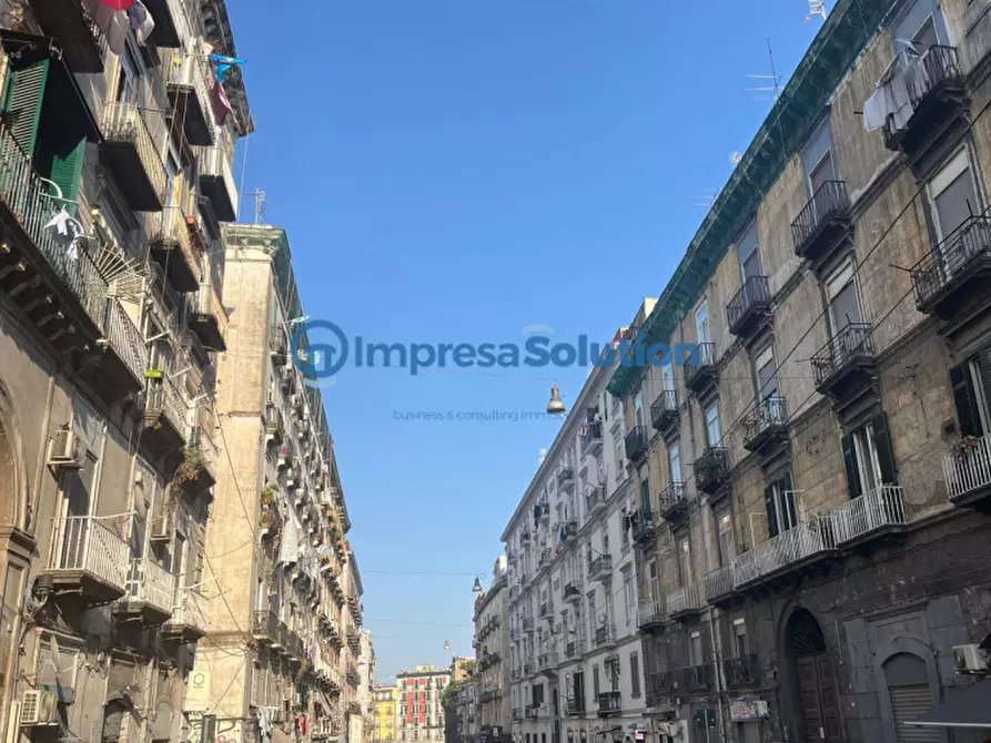 Immagine 2 di Appartamento in vendita  in Via Cesare Rosaroll a Napoli