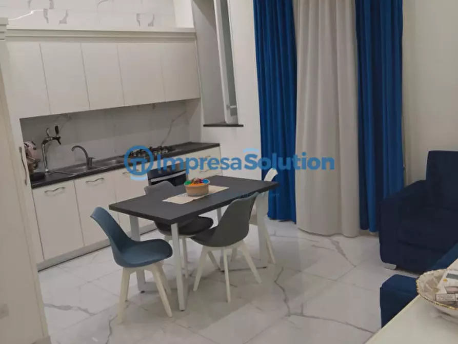 Immagine 3 di Appartamento in vendita  in Via Cesare Rosaroll a Napoli