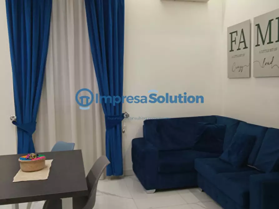 Immagine 4 di Appartamento in vendita  in Via Cesare Rosaroll a Napoli