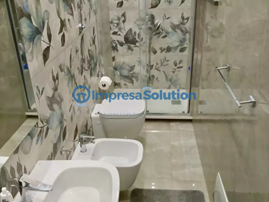 Immagine 12 di Appartamento in vendita  in Via Cesare Rosaroll a Napoli