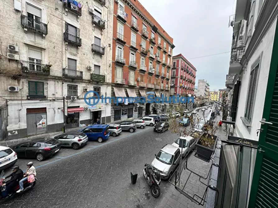 Immagine 2 di Appartamento in vendita  in Via Cesare Rosaroll a Napoli