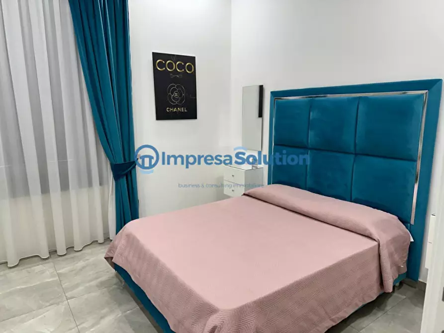 Immagine 3 di Appartamento in vendita  in Via Cesare Rosaroll a Napoli