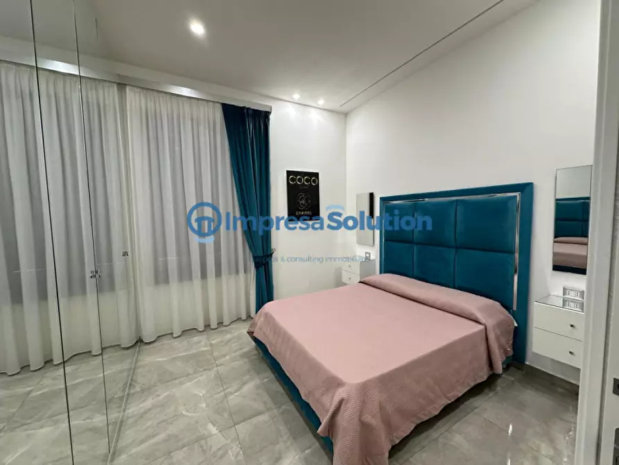 Immagine 4 di Appartamento in vendita  in Via Cesare Rosaroll a Napoli