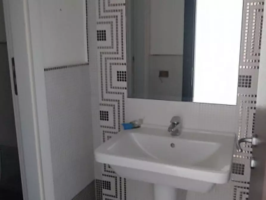 Immagine 6 di Negozio in vendita  in via degli oleandri a Santa Lucia Del Mela