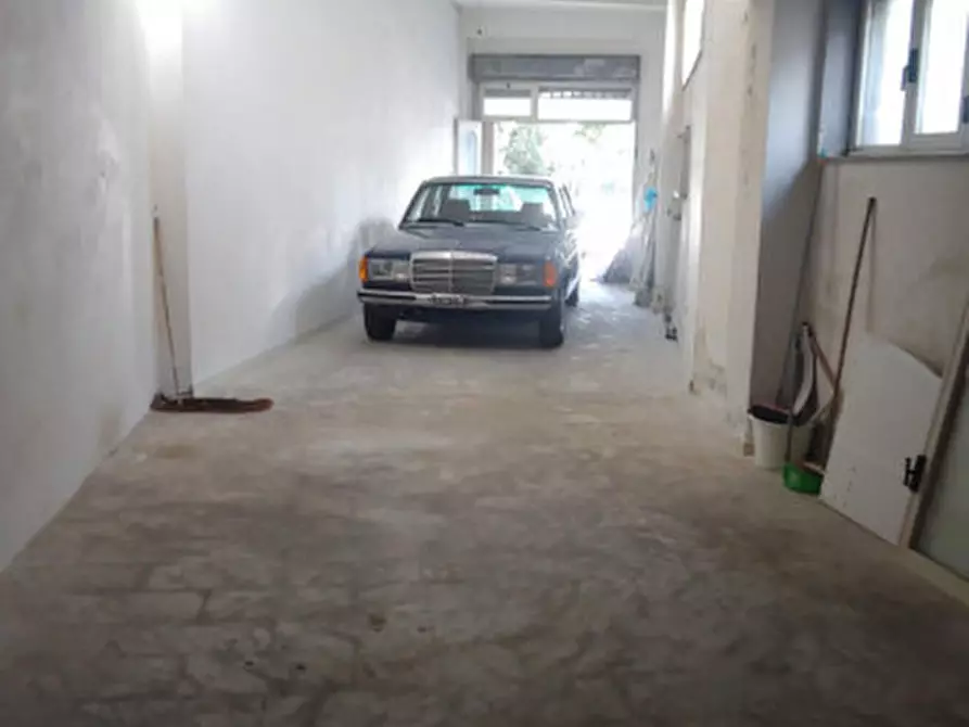 Immagine 11 di Negozio in vendita  in via degli oleandri a Santa Lucia Del Mela