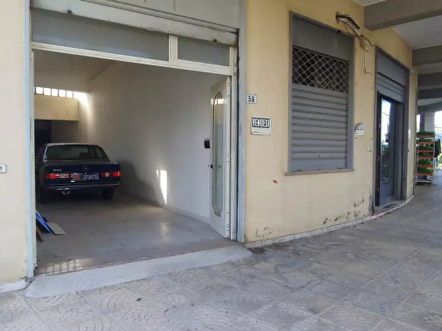 Immagine 13 di Negozio in vendita  in via degli oleandri a Santa Lucia Del Mela