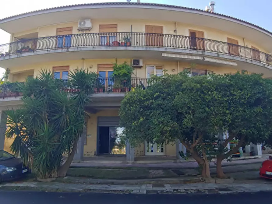 Immagine 16 di Negozio in vendita  in via degli oleandri a Santa Lucia Del Mela