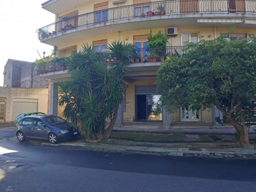Immagine 17 di Negozio in vendita  in via degli oleandri a Santa Lucia Del Mela