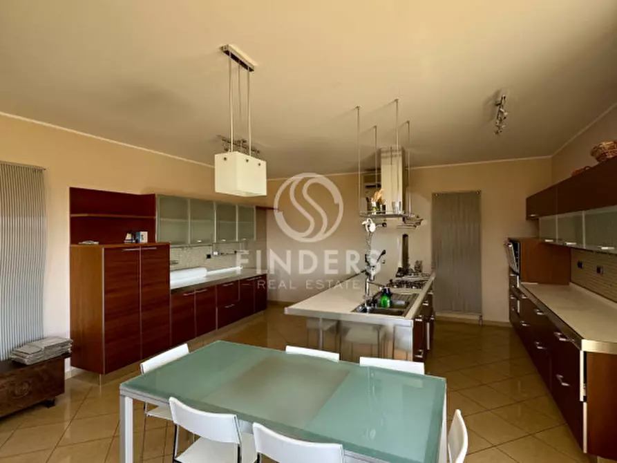 Immagine 5 di Appartamento in vendita  in Via Vallone Menga a Reggio Di Calabria