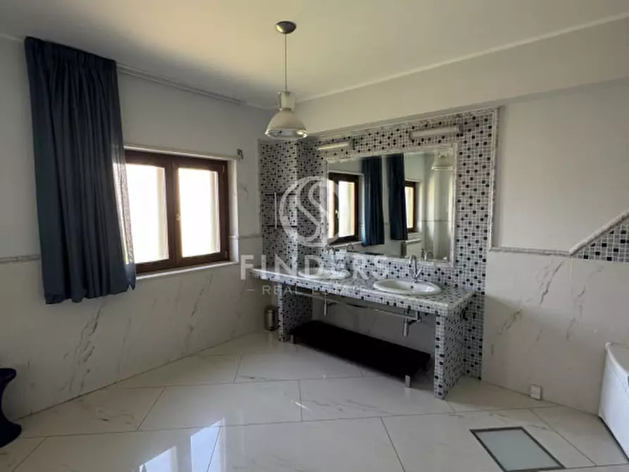 Immagine 17 di Appartamento in vendita  in Via Vallone Menga a Reggio Di Calabria