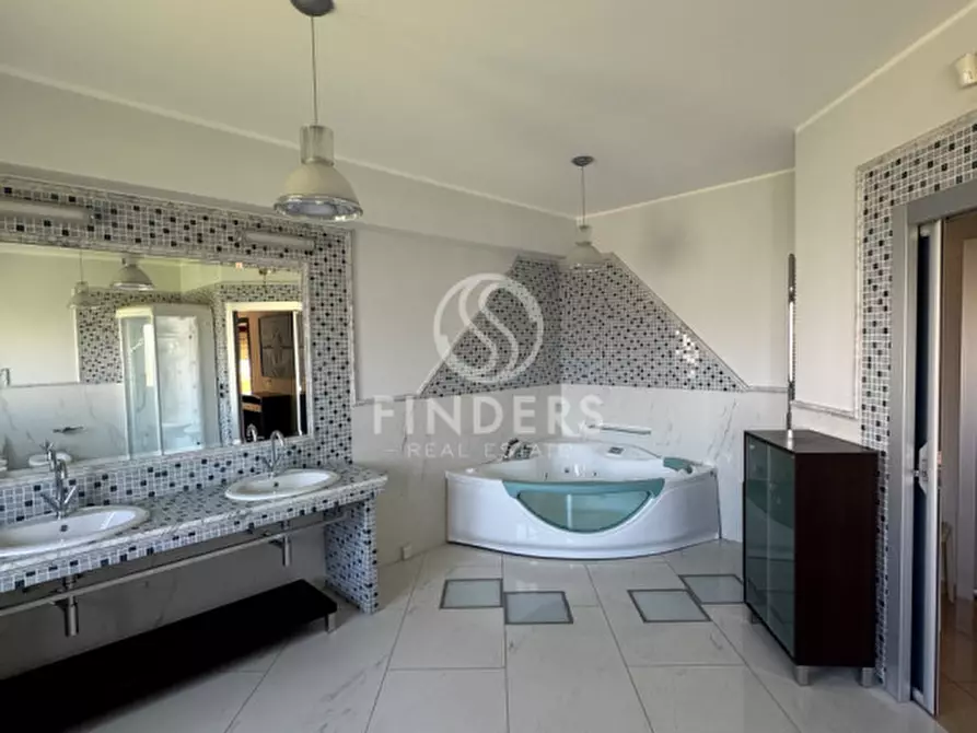 Immagine 18 di Appartamento in vendita  in Via Vallone Menga a Reggio Di Calabria