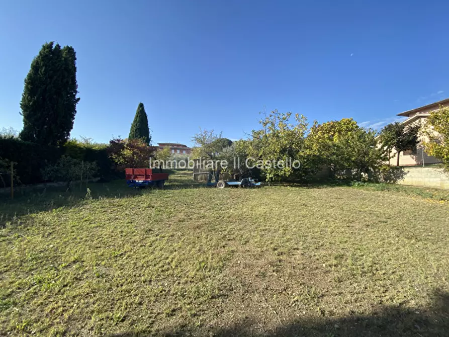 Immagine 3 di Terreno in vendita  a Castiglione Del Lago