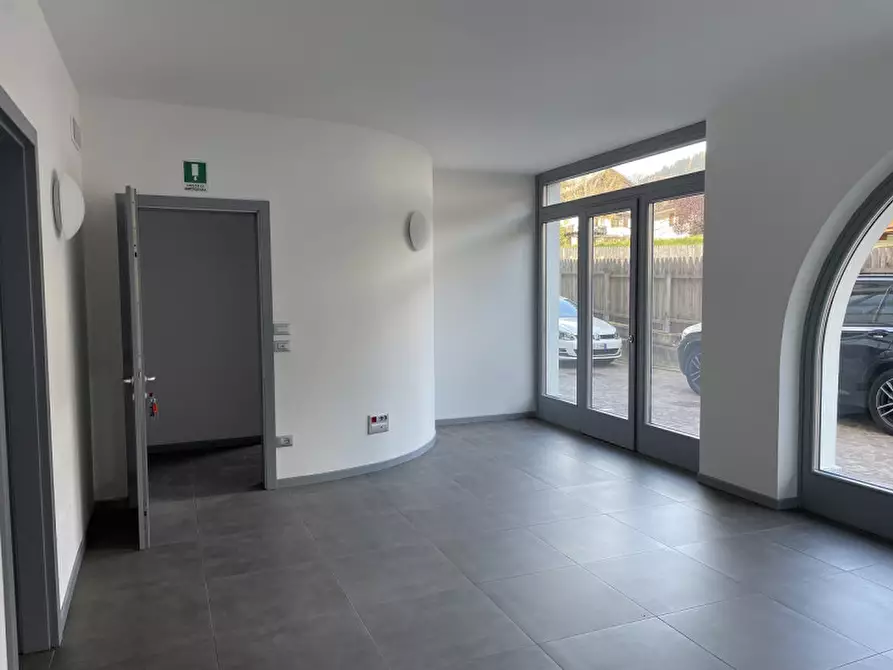 Immagine 4 di Ufficio in vendita  in Via Miliani a Pinzolo